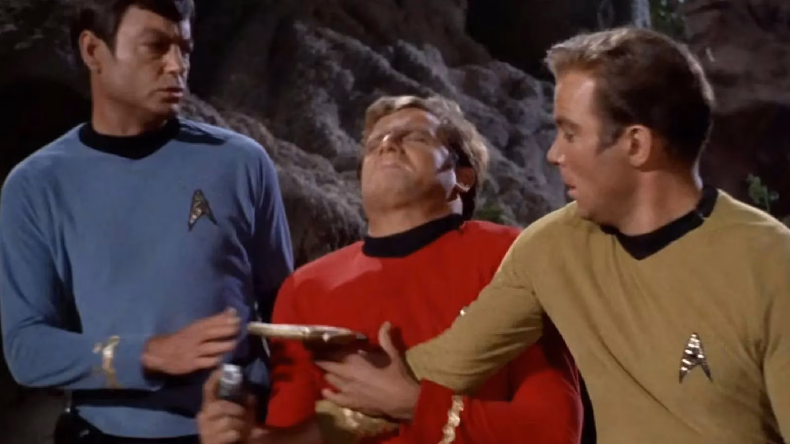the-most-ridiculous-redshirt-death-in-star-trek-history-yes-it-s-lieutenant-grant-image-0